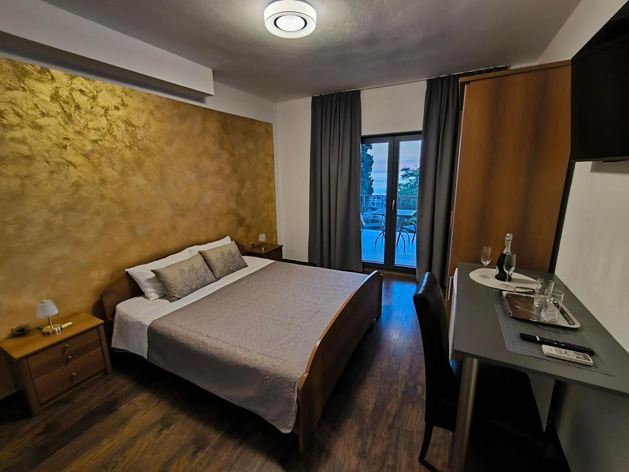 Rooms And Apartment Matika Rovinj Exterior photo