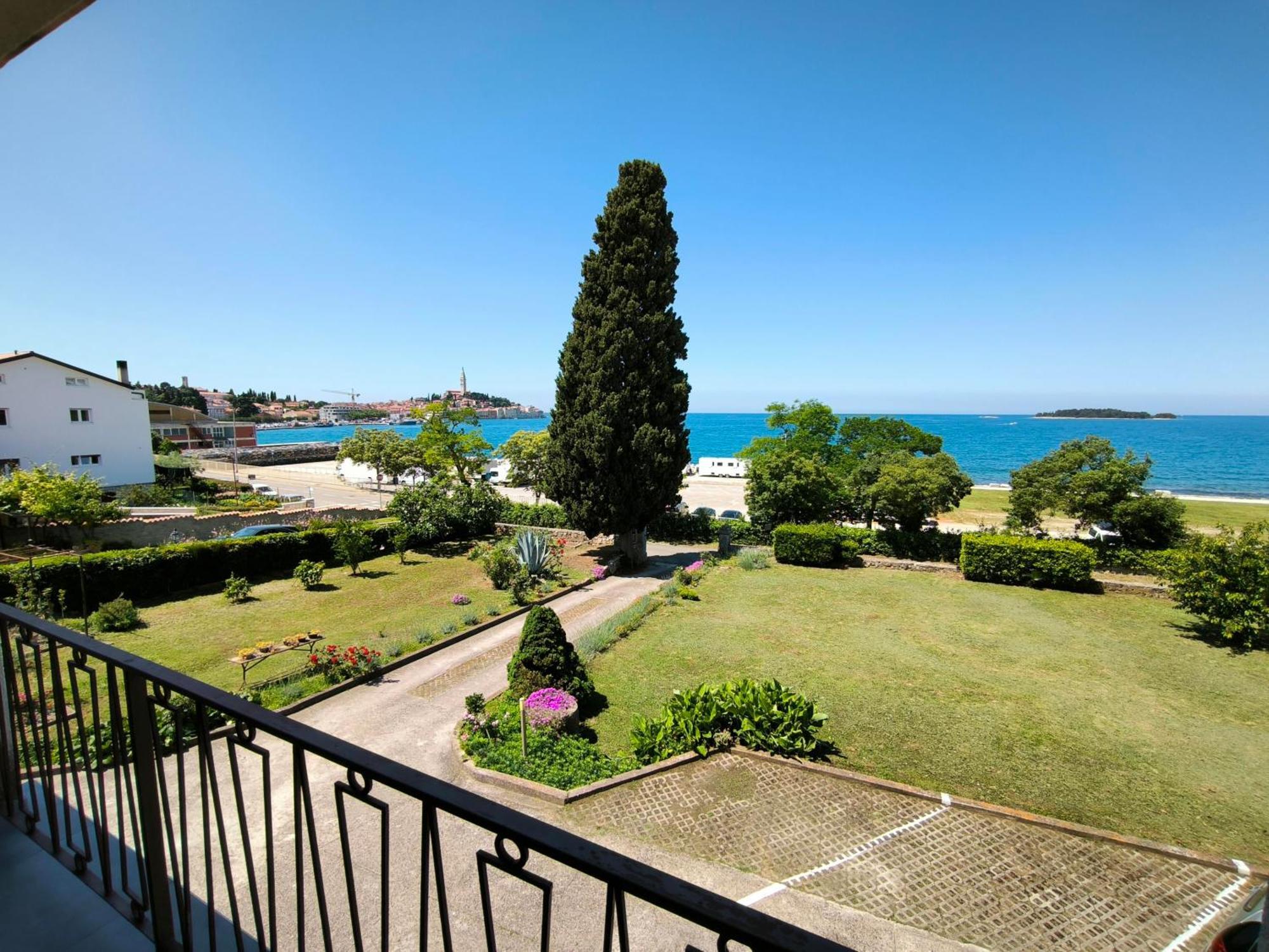 Rooms And Apartment Matika Rovinj Exterior photo